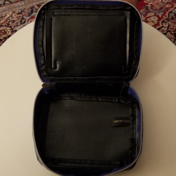 Estee Lauder - Picture 3 of 3